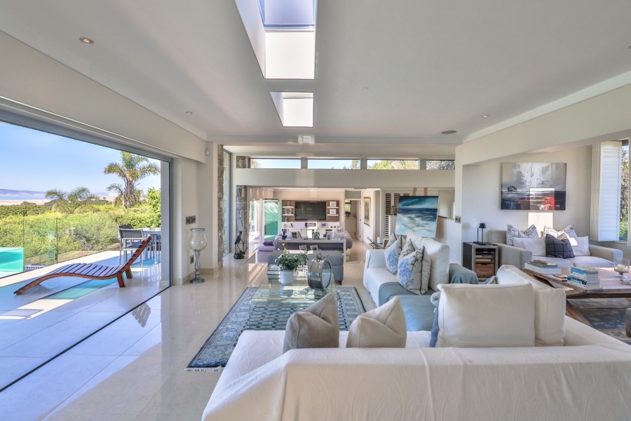 6 Bedroom Property for Sale in Keurbooms River Western Cape